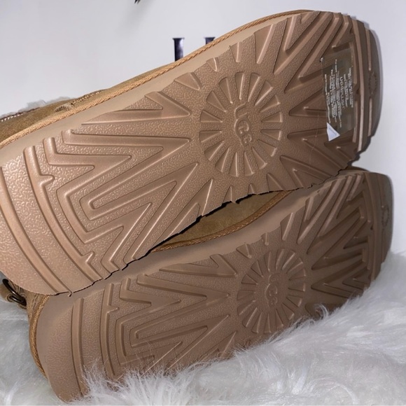 UGG Boots woman size 10 Classic mini Taslyn boot in Chestnut color New - Picture 11 of 15